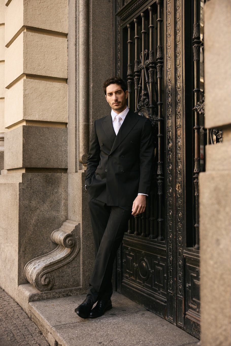 5 Ways to Style a Tailored Suit for Summer in Australia